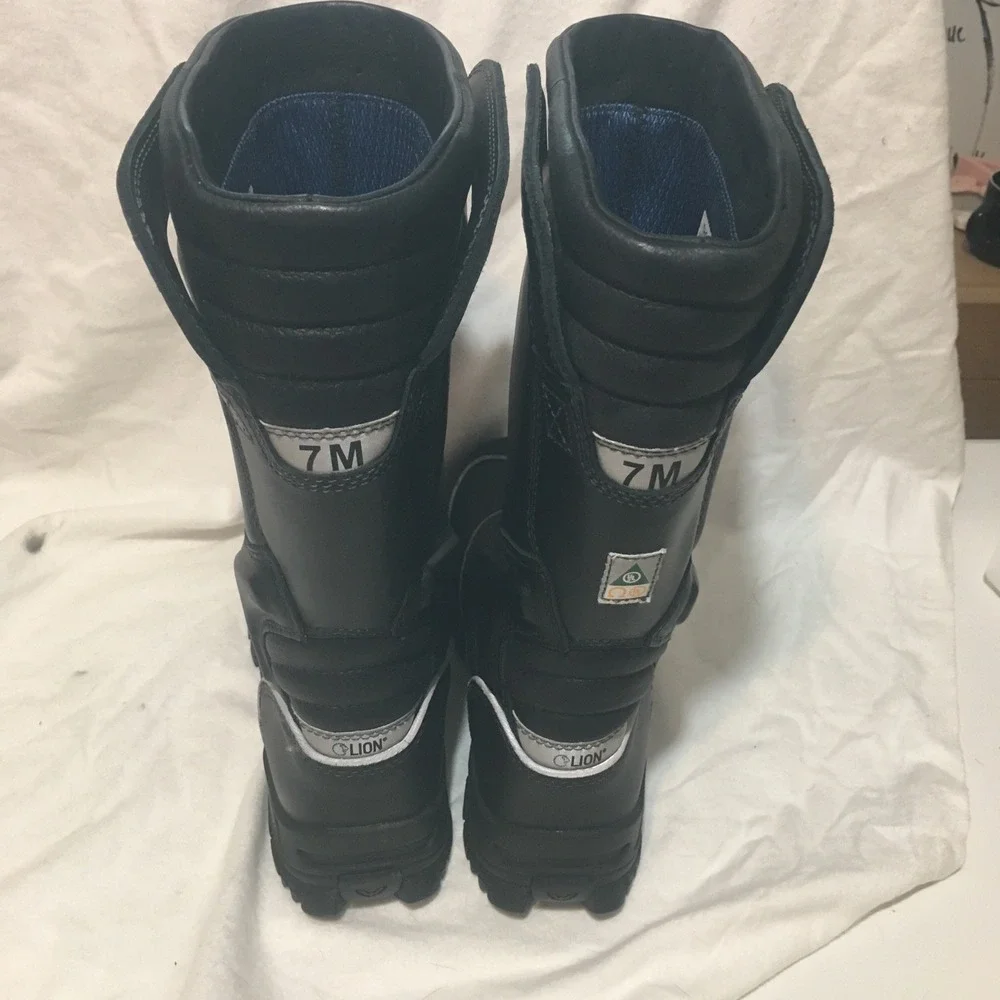 LION by Thorogood Firefighting Boots Rubber Steel toe NFPA Sz Mens 7, Womens 9